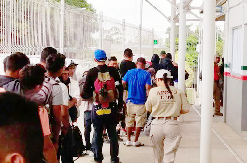 Retornan a su país 104 hondureños con estancia irregular en México