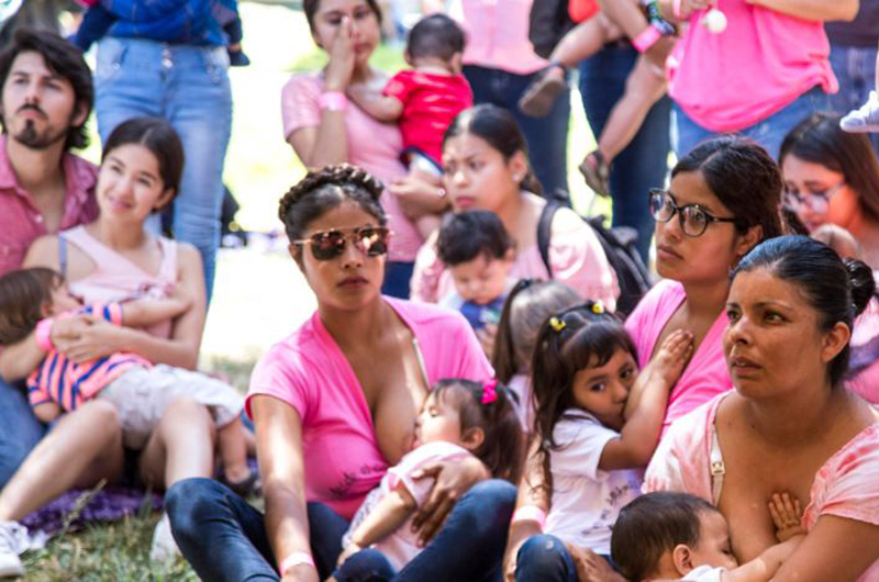Participan 200 madres en evento de lactancia materna en Tijuana