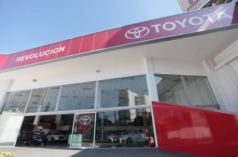 Compañía Toyota estima vender 100 mil autos en México este año