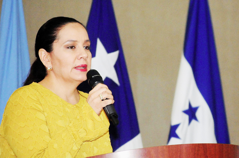 Primera dama hondureña lidera una misión  de visita por la frontera sur de México