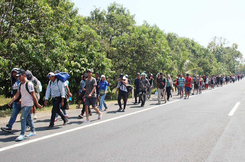 Primera caravana migrante del año parte del sur mexicano con mil personas