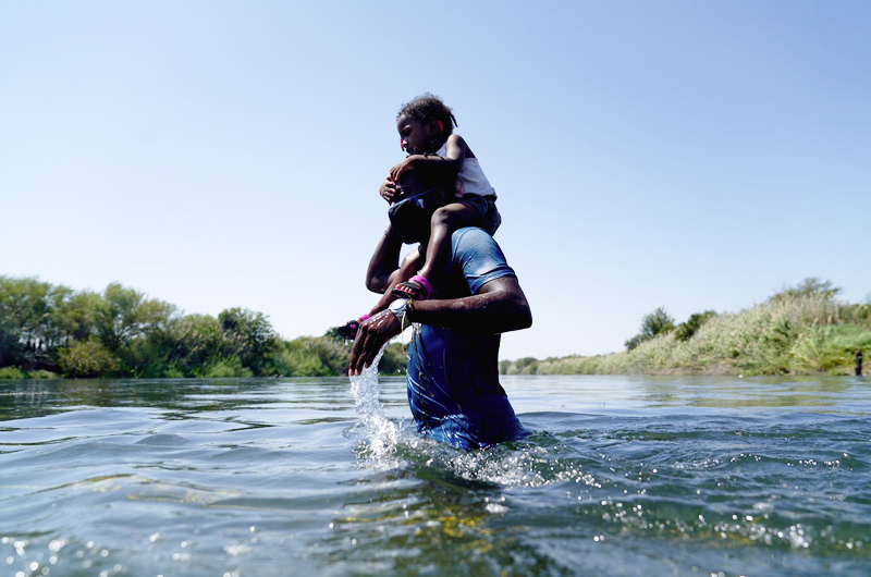 Niño de tres años y bebé de dos meses, últimas víctimas  al tratar de cruzar el Río Grande