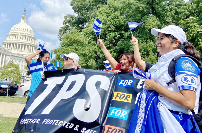 Cancillería salvadoreña pide a autoridades estadounidenses decisión “justa” sobre TPS
