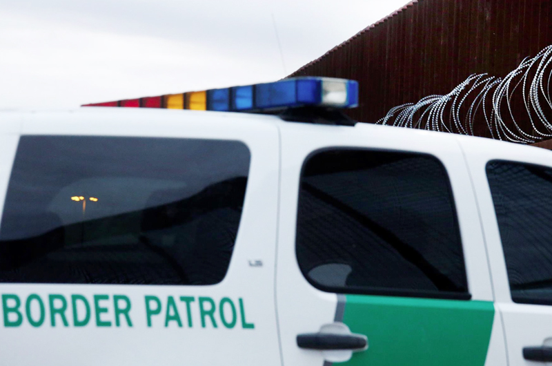 Descubren a más de 80 migrantes en casa de seguridad en Laredo, Texas