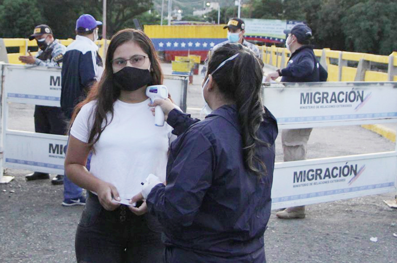 En los pasos fronterizos de Colombia el cierre se prolonga hasta junio