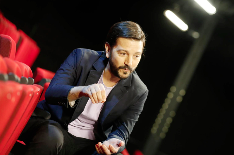 Diego Luna: “No hay dudas, la honestidad es esencial en la escena”