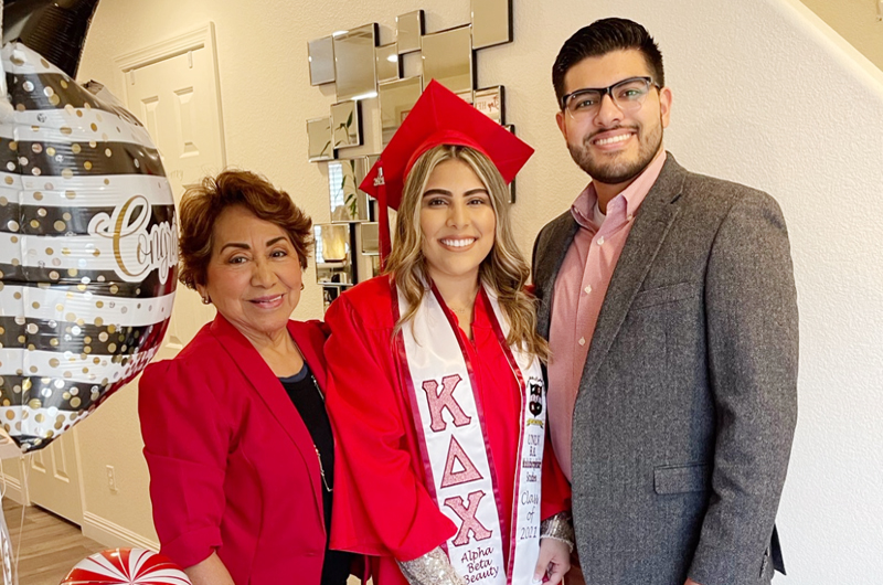 Graduada Cristine E. Correa, premio a la constancia y el esfuerzo