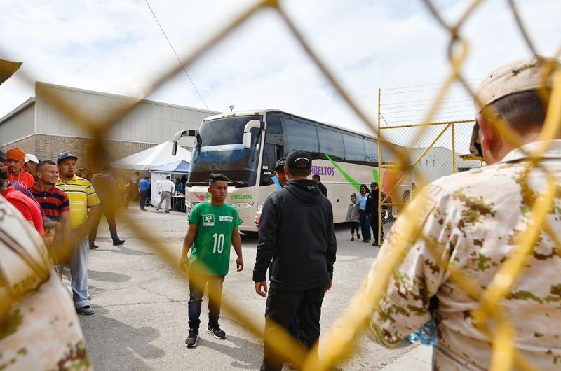 Provenientes de tres continentes  intercepta México a 62 migrantes cerca de la frontera con Arizona