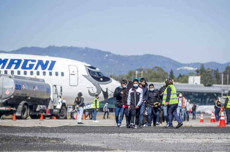 México deporta a niños guatemaltecos localizados cerca de frontera con EE.UU.