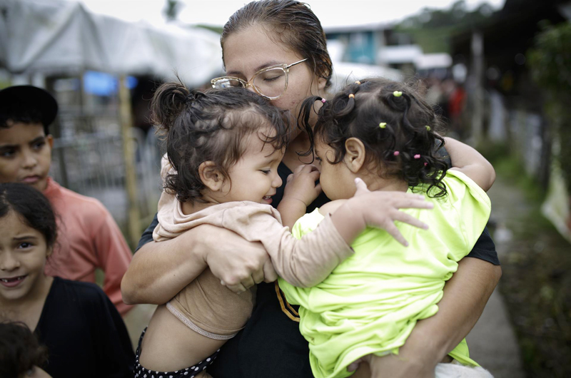 El llanto de miles de niños migrantes  retumba en la selva del Darién