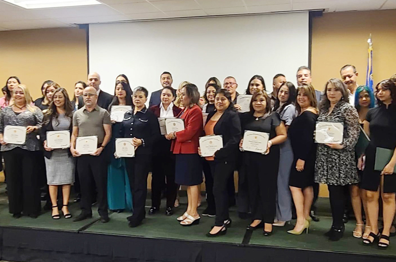 Se graduaron 40 alumnos de la Academia Civil Hispana