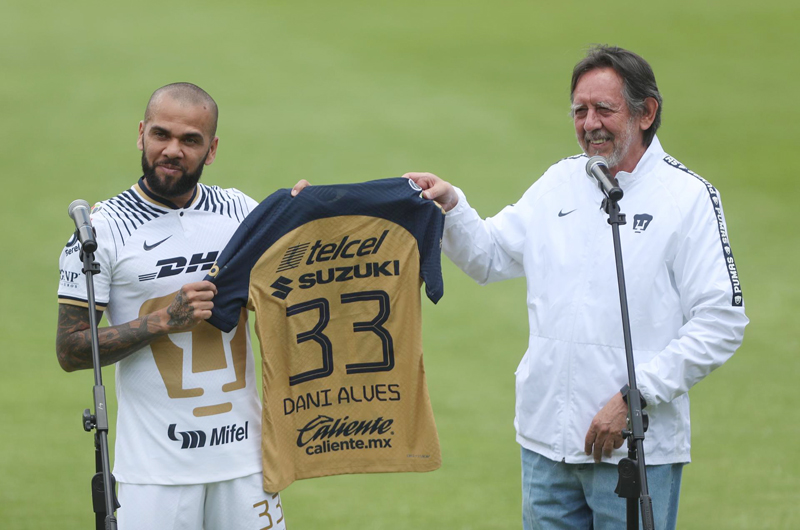 Pumas no ha solicitado indemnización a Dani Alves, dice presidente del club