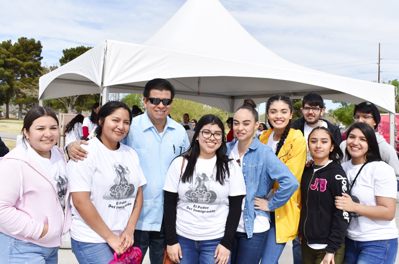 Unión de Estudiantes Hispanos en Rancho HS celebra 30 años de fundada