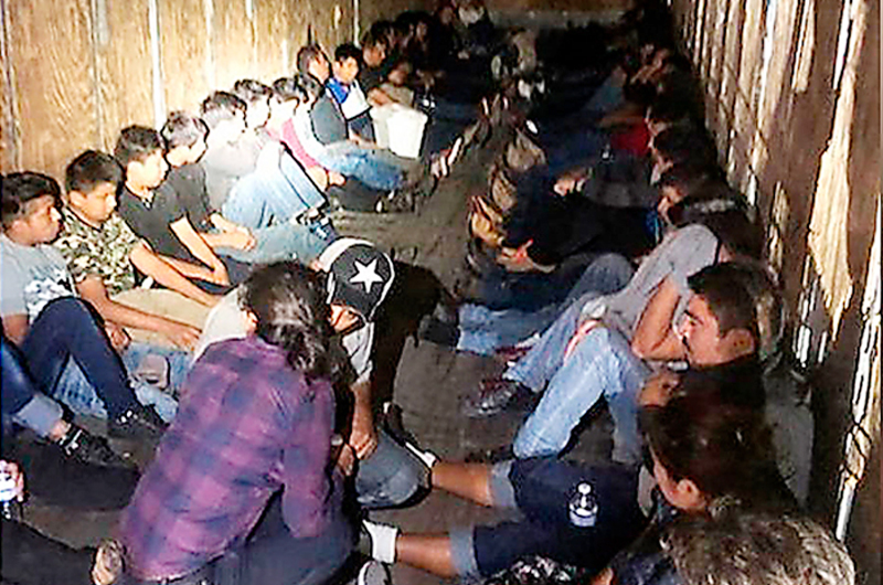 Auxilia Policía Federal a 51 personas  hacinadas dentro de un camión en Zacatecas