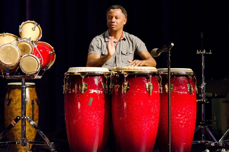 Chiqui García, el pequeño gigante de la percusión... Salsa con timba