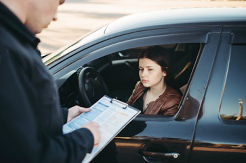 ¿Qué hacer si me dan una infracción de tránsito (ticket)?