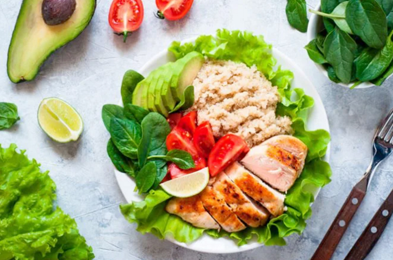 No te prives de comer... sigue estos consejos y mantente saludable