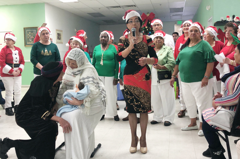 En Adult Day Care dramatizan nacimiento del Niño Jesús