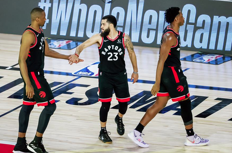 VanVleet busca salir de los Raptors y tratar la agencia libre