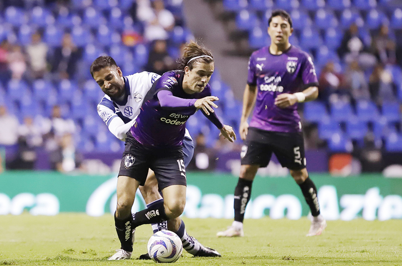 El argentino Funes Mori rescata empate para el Monterrey ante el Puebla 