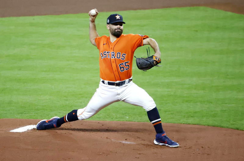 El mexicano Urquidy vence a Hill en duelo de picheo y los Astros se imponen a los Piratas