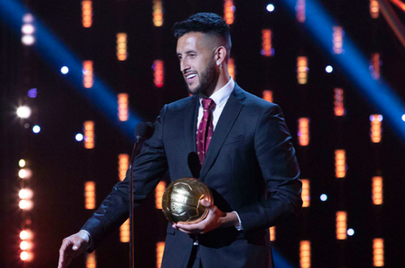 El portero colombiano Camilo Vargas gana el Balón de Oro del fútbol mexicano