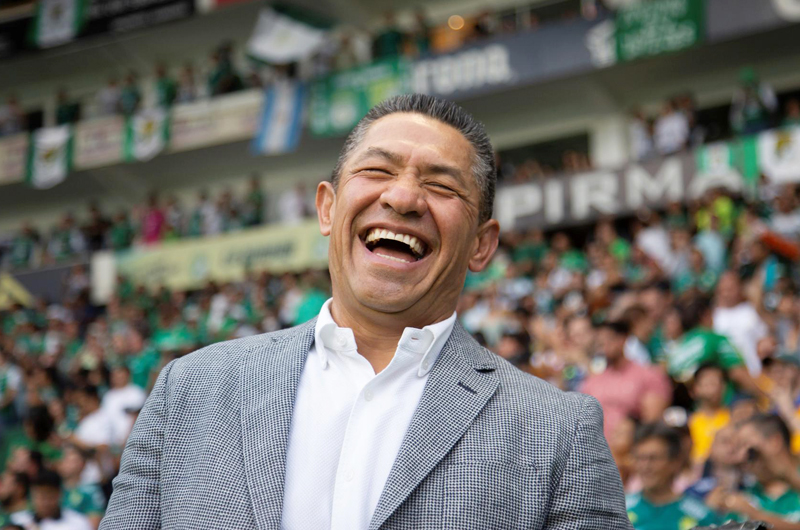 Ignacio Ambriz llega al banquillo de Santos Laguna