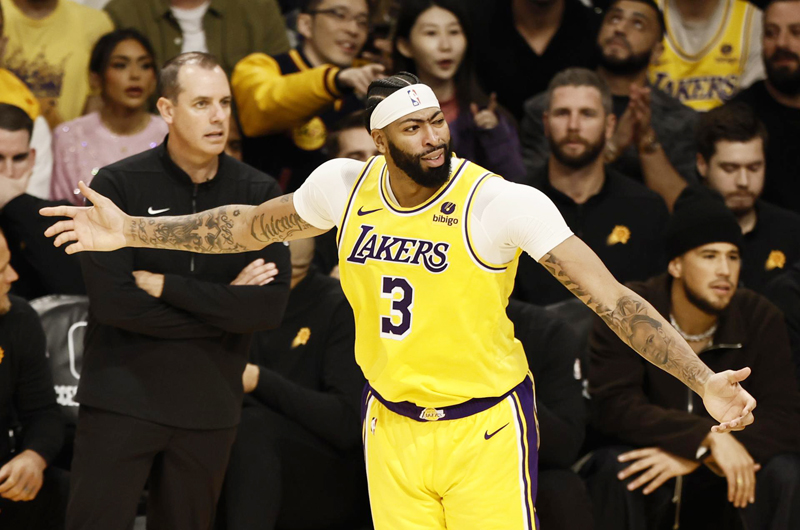 Los Lakers desarman al mejor ataque de la NBA con una exhibición ofensiva