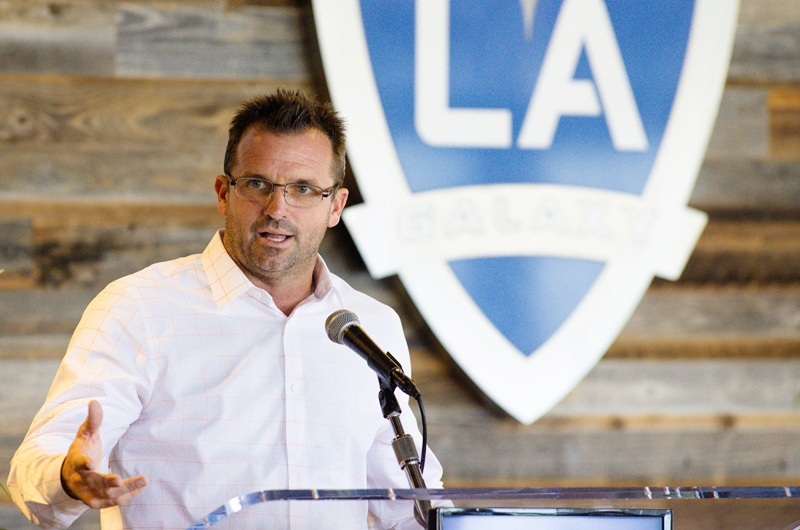 Los Ángeles Galaxy de la MLS destituyen al presidente Chris Klein 