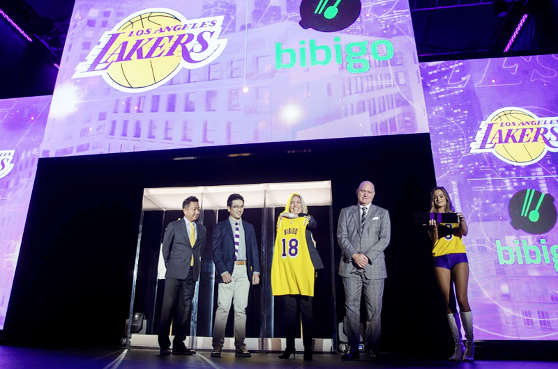 Los Lakers firman un acuerdo por 100 millones de dólares con un nuevo patrocinador