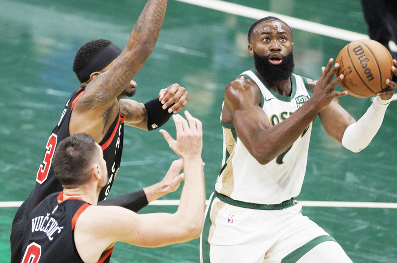 Los Celtics arrollan a los Bulls y jugarán en cuartos contra los Pacers 