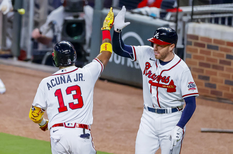 Los Bravos sellan el primer billete para la postemporada de la MLB, con Acuña de nuevo decisivo