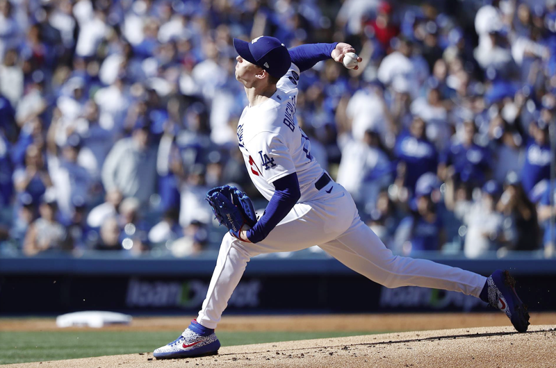 Los Dodgers de Los Ángeles pierden a Walker Buehler por el resto de temporada