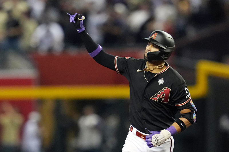 El poder de Semien y Seager coloca a Rangers a un triunfo de conquistar la Serie Mundial 