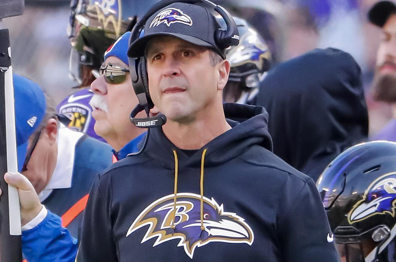 Ravens renuevan contrato de su coach Harbaugh y ahora van por Lamar Jackson