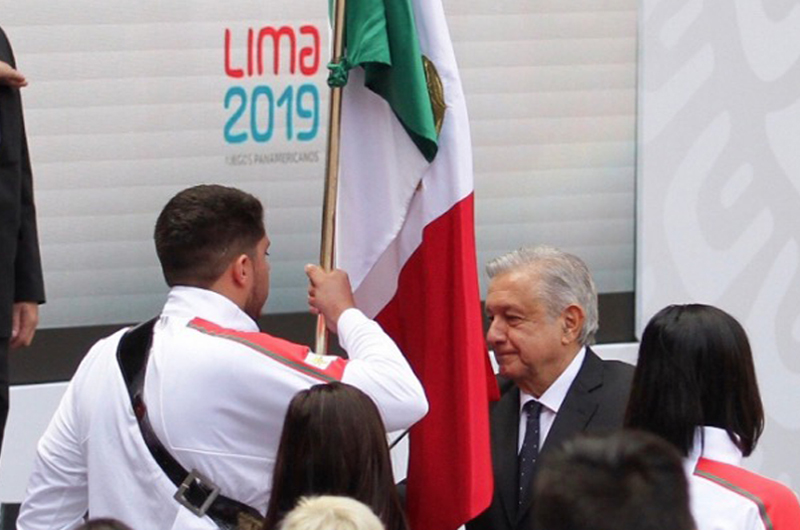 Presidente López Obrador abanderó delegación mexicana a Panamericanos