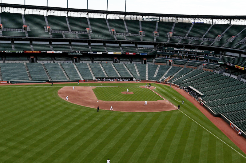 Beisbol y futbol pueden llevar su actividad en estadios vacíos