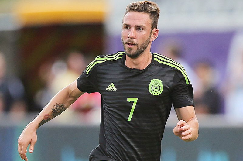 Miguel Layún sale en defensa de seleccionados mexicanos