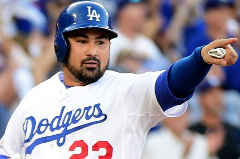 Adrián González atesora la historia de los Dodgers