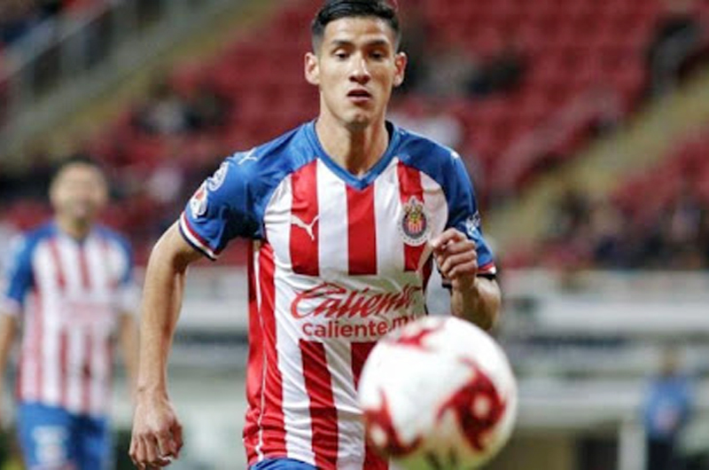 Uriel Antuna admite que la playera de Chivas pesa