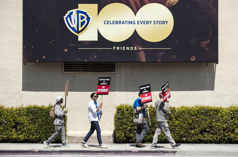 Warner Bros. estima en 500 millones las posibles pérdidas por la huelga de Hollywood