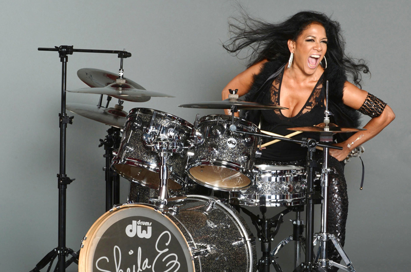 La percusionista Sheila E. reinventa ‘Bemba colorá’ en homenaje a Celia Cruz 