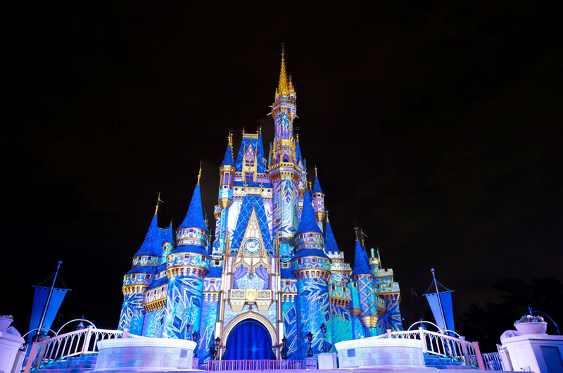 Disney World ilumina la Navidad con la Rana René, Bella o el castillo de Cenicienta