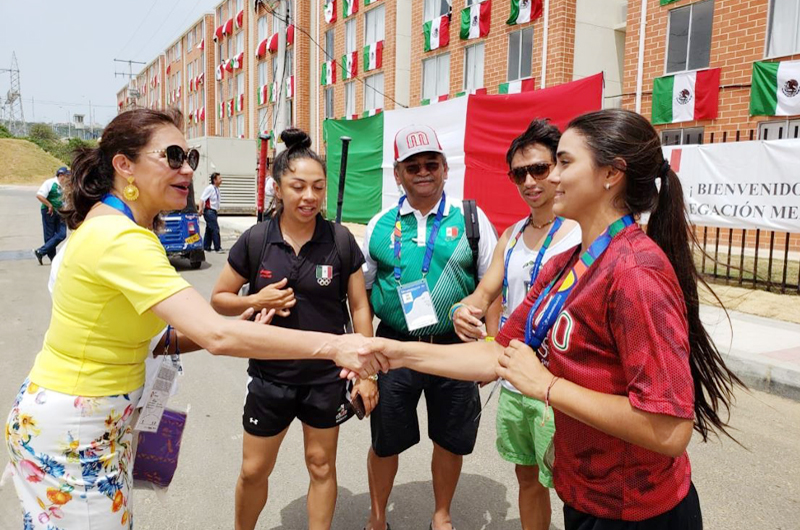 Embajadora de México visita a deportistas en Villa Centroamericana