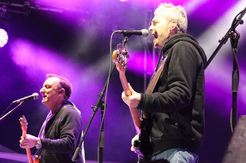 Enanitos Verdes pone a brincar y cantar a sus fans en Tijuana