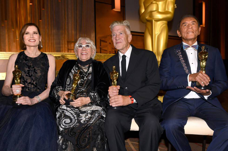 Academia entrega premios Oscar honoríficos