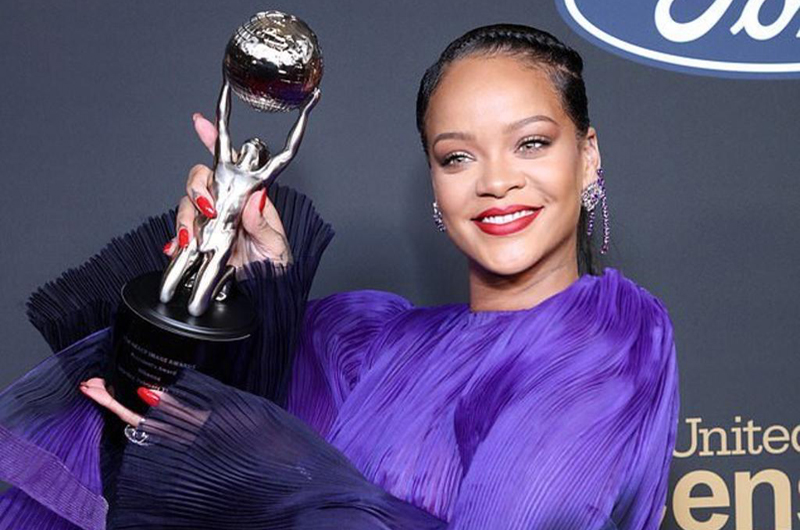 Recibió Rihanna el Premio del Presidente en los NAACP Image Awards