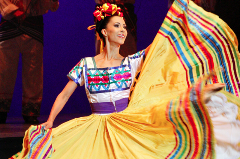 Elisa Carrillo encabeza espectáculo de danza lleno de color en Bellas Artes