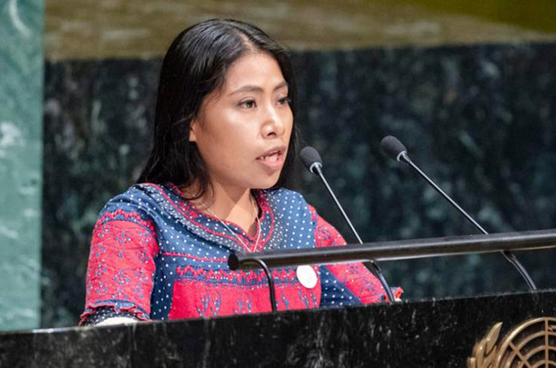 Llama Yalitza Aparicio a preservar lenguas indígenas