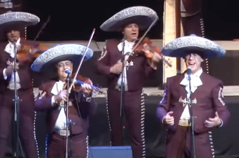 Mariachi Vargas de Tecalitlán revive una de sus grandes presentaciones